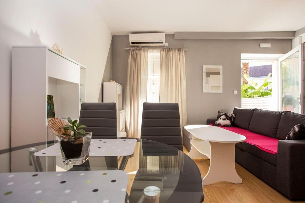 Apartman Den,Rovinj Oaza U Centru Grada I Besplatnim Parkingom Apartment Luaran gambar