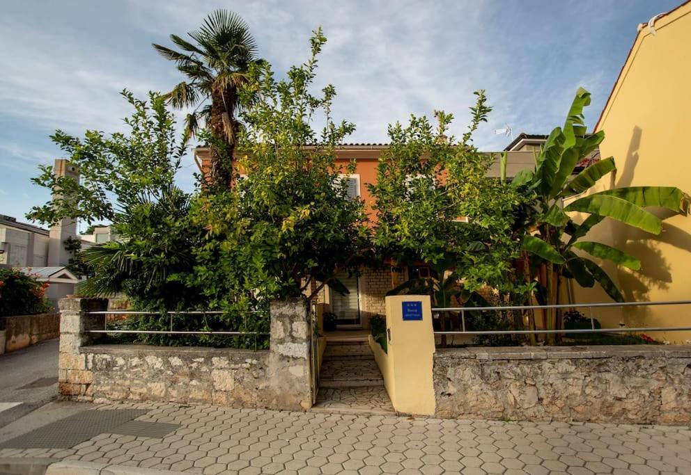 Apartman Den,Rovinj Oaza U Centru Grada I Besplatnim Parkingom Apartment Luaran gambar